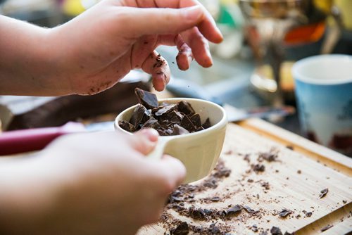 MIKAELA MACKENZIE / WINNIPEG FREE PRESS
Nadine Peloquin, owner of Hocus Pocus Pies & Dice, bakes a chocolate custard pie in her home in St. Vital in Winnipeg, Manitoba on Wednesday, March 7, 2018.
180307 - Wednesday, March 07, 2018.