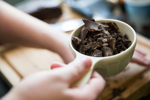 MIKAELA MACKENZIE / WINNIPEG FREE PRESS
Nadine Peloquin, owner of Hocus Pocus Pies & Dice, bakes a chocolate custard pie in her home in St. Vital in Winnipeg, Manitoba on Wednesday, March 7, 2018.
180307 - Wednesday, March 07, 2018.