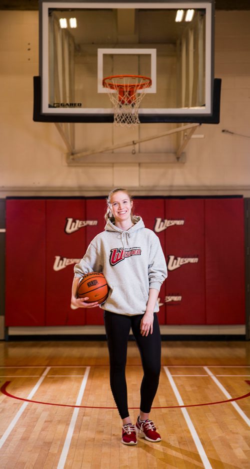 MIKAELA MACKENZIE / WINNIPEG FREE PRESS
Wesmen basketball player Lena Wenke, who recovered from a knife attack a year ago, is back playing with the team at the U of W in Winnipeg, Manitoba on Thursday, March 8, 2018.
180308 - Thursday, March 08, 2018.