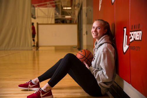 MIKAELA MACKENZIE / WINNIPEG FREE PRESS
Wesmen basketball player Lena Wenke, who recovered from a knife attack a year ago, is back playing with the team at the U of W in Winnipeg, Manitoba on Thursday, March 8, 2018.
180308 - Thursday, March 08, 2018.