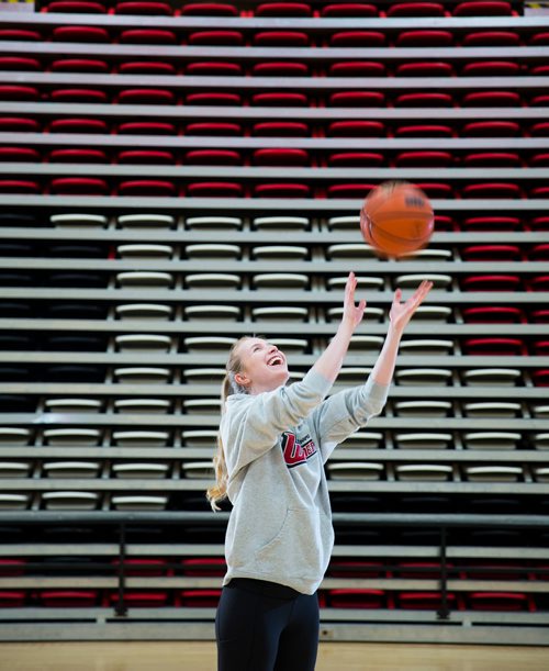 MIKAELA MACKENZIE / WINNIPEG FREE PRESS
Wesmen basketball player Lena Wenke, who recovered from a knife attack a year ago, is back playing with the team at the U of W in Winnipeg, Manitoba on Thursday, March 8, 2018.
180308 - Thursday, March 08, 2018.