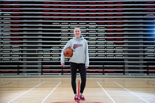 MIKAELA MACKENZIE / WINNIPEG FREE PRESS
Wesmen basketball player Lena Wenke, who recovered from a knife attack a year ago, is back playing with the team at the U of W in Winnipeg, Manitoba on Thursday, March 8, 2018.
180308 - Thursday, March 08, 2018.