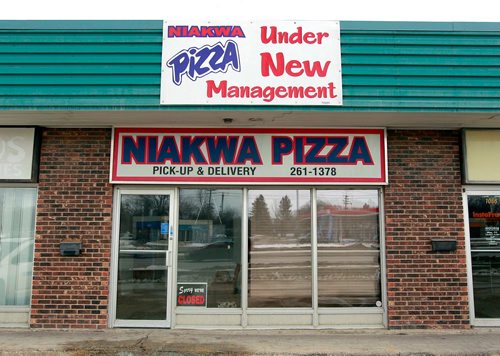BORIS MINKEVICH / WINNIPEG FREE PRESS
MUNCH MADNESS - Pizza
Niakwa Pizza - 1064 Pembina Hwy.  March 13, 2018