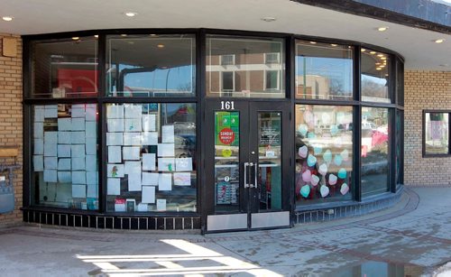 BORIS MINKEVICH / WINNIPEG FREE PRESS
For This City piece toasting Baked Expectation's 35th anniversary. Business is at 161 Osborne St.  March 14, 2018