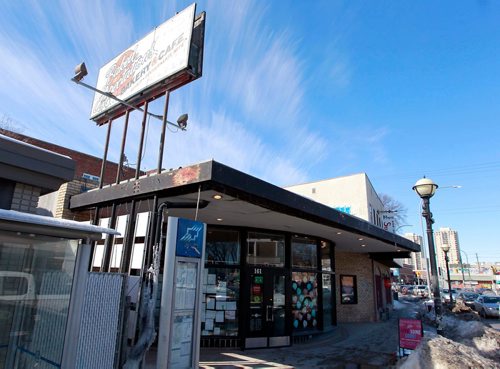 BORIS MINKEVICH / WINNIPEG FREE PRESS
For This City piece toasting Baked Expectation's 35th anniversary. Business is at 161 Osborne St.  March 14, 2018