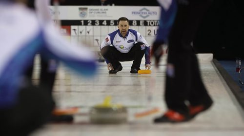 RUTH BONNEVILLE  /  WINNIPEG FREE PRESS

Sports Standup AGATE
Brad Gushie watches his rock while playing against Glenn Howard at the Princess Auto Elite 10 curling bonspiel at St. James Civic Centre Thursday.  The event runs from March 15 - 18.  
 
Standup 

March 15, 2018