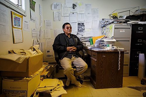 MIKE DEAL / WINNIPEG FREE PRESS 
Councillor Larry Watt in his office in the God's Lake Narrows First Nation band office.
170927 - Wednesday, September 27, 2017.