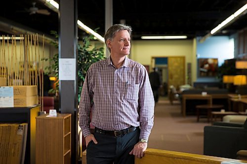 MIKAELA MACKENZIE / WINNIPEG FREE PRESS
Arto Kujanen, one of the owners of Teak Furniture Centre, in the store in Winnipeg on Thursday, March 22, 2018. Teak Furniture is going out of business.
Mikaela MacKenzie / Winnipeg Free Press 22, 2018.