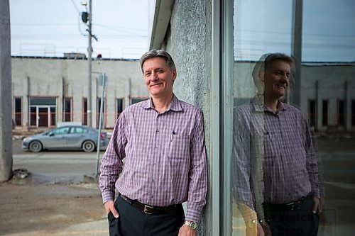 MIKAELA MACKENZIE / WINNIPEG FREE PRESS
Arto Kujanen, one of the owners of Teak Furniture Centre, in front of the store in Winnipeg on Thursday, March 22, 2018. Teak Furniture is going out of business.
Mikaela MacKenzie / Winnipeg Free Press 22, 2018.