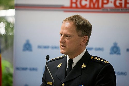 MIKAELA MACKENZIE / WINNIPEG FREE PRESS
RCMP Chief Superintendent Mark Fisher announces that they have charged a man with murder for the death of Crystal Andrews at the division headquarters in Winnipeg on Thursday, March 22, 2018. 
Mikaela MacKenzie / Winnipeg Free Press 22, 2018.