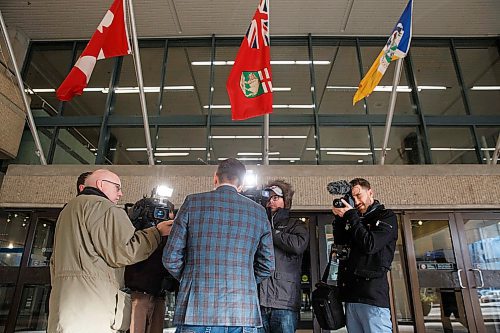 MIKE DEAL / WINNIPEG FREE PRESS
Mayor Brian Bowman arrives at the convention centre via ride share company, Tapp Car, prior to his big State of the City luncheon. 
180323 - Friday, March 23, 2018.