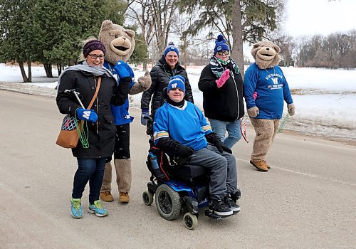 TREVOR HAGAN / WINNIPEG FREE PRESS
Participants in the Trek for Tourettes make their way through Assiniboine Park, Sunday, March 25, 2018.