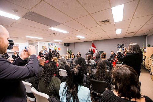 MIKAELA MACKENZIE / WINNIPEG FREE PRESS
Jane Philpott, Minister of Indigenous Services, announces funding to support Ndinawe Youth Resource Centre expansion in memory of Tina Fontaine in Winnipeg on Tuesday, March 27, 2018.
Mikaela MacKenzie / Winnipeg Free Press 27, 2018.