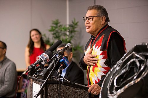 MIKAELA MACKENZIE / WINNIPEG FREE PRESS
Chief Jim Bear speaks at a funding announcement supporting the Ndinawe Youth Resource Centre expansion in memory of Tina Fontaine in Winnipeg on Tuesday, March 27, 2018.
Mikaela MacKenzie / Winnipeg Free Press 27, 2018.