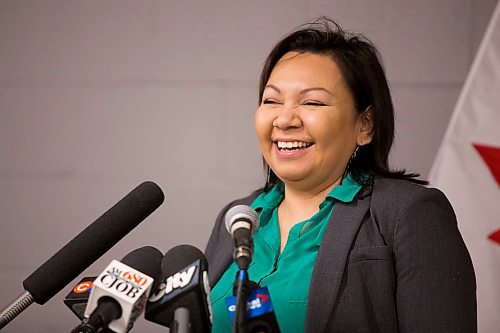 MIKAELA MACKENZIE / WINNIPEG FREE PRESS
Chief Sheila North speaks at a funding announcement supporting the Ndinawe Youth Resource Centre expansion in memory of Tina Fontaine in Winnipeg on Tuesday, March 27, 2018.
Mikaela MacKenzie / Winnipeg Free Press 27, 2018.