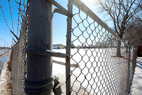 RUTH BONNEVILLE  /  WINNIPEG FREE PRESS

Photo taken from Grant Ave. looking southward through the fence of Kapyong Barracks with row of residential homes on far left side.   For story on comments from residences in area about the future use of the land.

March 27,  2018