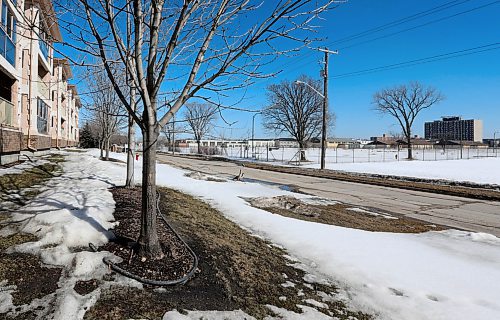 WINNIPEG FREE PRESS

Photo of condominium housing complex on the west side of Kapyong Barracks for story on comments from the residences in area around the barracks  about the future use of the land.  Generic shot of area for story.  

March 27,  2018