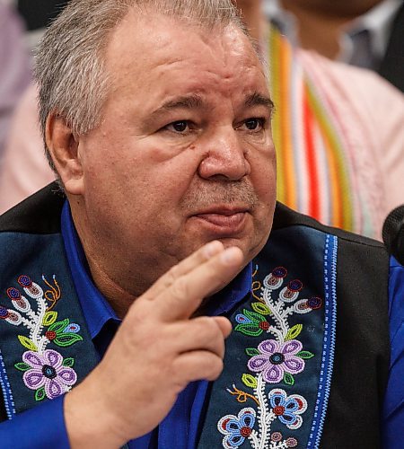 MIKE DEAL / WINNIPEG FREE PRESS
David Chartrand, president of the Manitoba Metis Federation, during an announcement regarding the MMF's decision to authorize legal proceedings against the Manitoba government, saying it breached the honour of the Crown and the Kwaysh-kin-na-mihk la paazh agreement, commonly known as the "Turning the Page Agreement." The agreement was signed by the MMF, Manitoba Hydro and the Manitoba Government in November of 2014.
180328 - Wednesday, March 28, 2018.