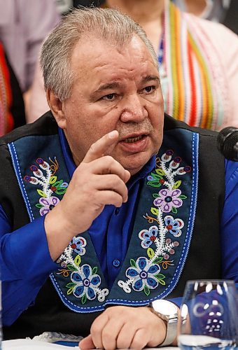 MIKE DEAL / WINNIPEG FREE PRESS
David Chartrand, president of the Manitoba Metis Federation, during an announcement regarding the MMF's decision to authorize legal proceedings against the Manitoba government, saying it breached the honour of the Crown and the Kwaysh-kin-na-mihk la paazh agreement, commonly known as the "Turning the Page Agreement." The agreement was signed by the MMF, Manitoba Hydro and the Manitoba Government in November of 2014.
180328 - Wednesday, March 28, 2018.