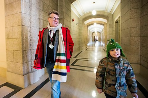 MIKAELA MACKENZIE / WINNIPEG FREE PRESS
Manitoba liberal leader Dougald Lamont and his son, Rufus, walk into the Manitoba Legislative Building in Winnipeg on Wednesday, March 28, 2018.
Mikaela MacKenzie / Winnipeg Free Press 28, 2018.