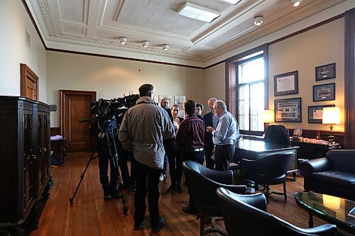 RUTH BONNEVILLE / WINNIPEG FREE PRESS

Manitoba Infrastructure Minister Ron Schuler holds press conference at the Legislative building commenting on the legal challenge by the MMF on the Lake St. Martin-Lake Manitoba outlet channels project on Thursday.  

March 29,  2018
