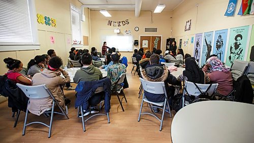 MIKE DEAL / WINNIPEG FREE PRESS
About thirty-five youth take part in the employment preparation program at NEEDS Inc. Thursday.
180329 - Thursday, March 29, 2018.