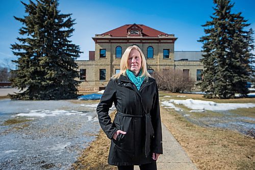 MIKAELA MACKENZIE / WINNIPEG FREE PRESS
Councillor Cheryl Christian poses in front of the municipal building in West St. Paul in Winnipeg on Friday, March 30, 2018. Christian has been trying to get the Association of Manitoba Municipalities to lobby the province for better protections for elected officials since last spring, but nothings seems to have been done so far.
Mikaela MacKenzie / Winnipeg Free Press 30, 2018.