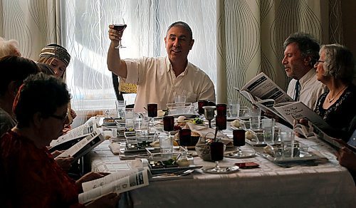 PHIL HOSSACK / WINNIPEG FREE PRESS - Rabi Anibal Mass "re-enacts" the Passover Seder in his home Friday evening before conducting an actual Seder (which cannot be photographed). See release/story? - March 30, 2018