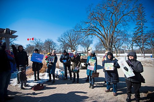 MIKAELA MACKENZIE / WINNIPEG FREE PRESS
A protest opposing the fee-based model that will take effect in the new gardens takes place outside the Assiniboine Park Conservatory  in Winnipeg on Saturday, March 31, 2018. This was the last day the conservatory was open, and many visitors came to say their last goodbyes.
Mikaela MacKenzie / Winnipeg Free Press 31, 2018.
