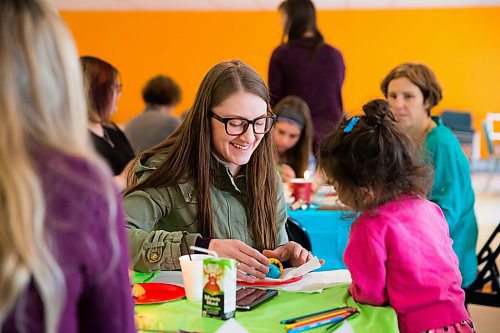 MIKAELA MACKENZIE / WINNIPEG FREE PRESS
Rachel Fajardo and her two-year-old daughter, Aria, participate in a Pysanka (Ukrainian Easter egg) workshop held at the Westminister Housing Co-op in Winnipeg on Saturday, March 31, 2018.
Mikaela MacKenzie / Winnipeg Free Press 31, 2018.