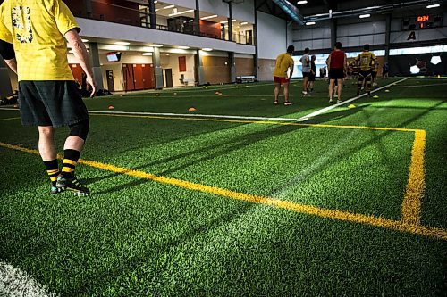 MIKAELA MACKENZIE / WINNIPEG FREE PRESS
The Winnipeg Wasps, an rugby team with members ranging from 40 to 73 years of age, practice at the Axworthy Health & RecPlex in Winnipeg on Saturday, March 31, 2018. They are preparing for the 2018 Golden Oldies World Rugby Festival in Christchurch, New Zealand at the end of April.
Mikaela MacKenzie / Winnipeg Free Press 31, 2018.