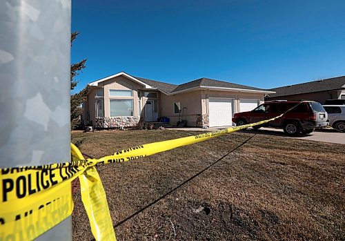 RUTH BONNEVILLE / WINNIPEG FREE PRESS

Home at #6 Parkwood Cove in Steinbach Manitoba where a double homicide was reported to the RCMP on Saturday.

See Carol Sanders story.


April 02,  2018
