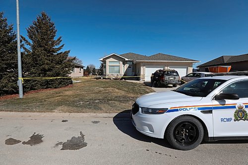 RUTH BONNEVILLE / WINNIPEG FREE PRESS

Home at #6 Parkwood Cove in Steinbach Manitoba where a double homicide was reported to the RCMP on Saturday.

See Carol Sanders story.


April 02,  2018
