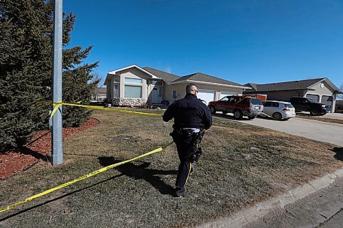 RUTH BONNEVILLE / WINNIPEG FREE PRESS

Home at #6 Parkwood Cove in Steinbach Manitoba where a double homicide was reported to the RCMP on Saturday.

See Carol Sanders story.


April 02,  2018
