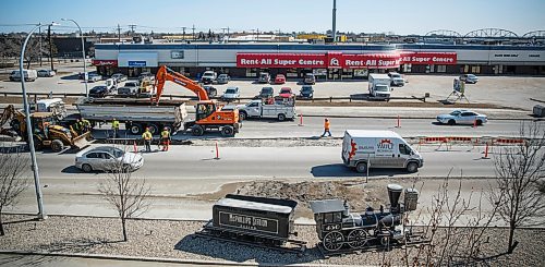 MIKE DEAL / WINNIPEG FREE PRESS
Construction has started on McPhillips Street just north of the CN Rail underpass, narrowing down directions of traffic to one lane each way.
180402 - Monday, April 02, 2018.