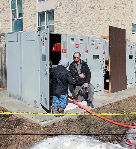 BORIS MINKEVICH / WINNIPEG FREE PRESS
Classes at some of the buildings at U of M were cancelled because of a power outage. Here is a photo of some electrical equipment outside a residence building on campus. U of M electrician and official, who wanted to remain anonymous, do some checks on the equipment on campus that are involved. RYAN THORPE STORY April 2, 2018