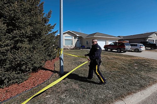 RUTH BONNEVILLE / WINNIPEG FREE PRESS

Home at #6 Parkwood Cove in Steinbach Manitoba where a double homicide was reported to the RCMP on Saturday.

See Carol Sanders story.


April 02,  2018
