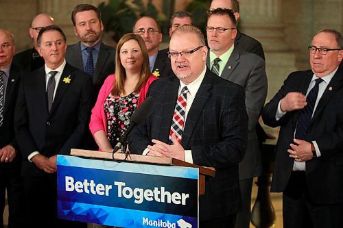 BORIS MINKEVICH / WINNIPEG FREE PRESS
Ambulance fees announcement in the Rotunda of the Legislative Building. Health, Seniors and Active Living Minister Kelvin Goertzen talks at the press conference. April 3, 2018