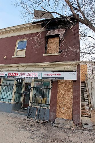 BORIS MINKEVICH / WINNIPEG FREE PRESS
NEWS FOLLOW - 399 Selkirk Ave. where fire happened yesterday.  April 4, 2018