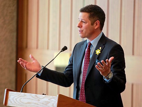 BORIS MINKEVICH / WINNIPEG FREE PRESS
Lights of the North announcement outside the mayors office. Brian Bowman in photo. April 4, 2018