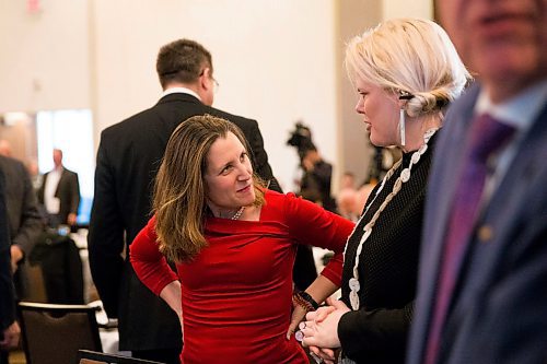 MIKAELA MACKENZIE / WINNIPEG FREE PRESS
Foreign Affairs Minister Chrystia Freeland (left) chats with Johanna Hurme at a Chamber of Commerce event at the Delta in Winnipeg on Wednesday, April 4, 2018.