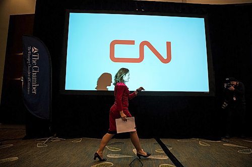 MIKAELA MACKENZIE / WINNIPEG FREE PRESS
Foreign Affairs Minister Chrystia Freeland walks up to the podium for a discussion at a Chamber of Commerce event at the Delta in Winnipeg on Wednesday, April 4, 2018.