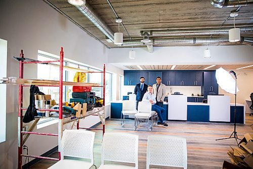 MIKAELA MACKENZIE / WINNIPEG FREE PRESS
Dr. Sacha Rehsia (left), Mr. Darren Murphy, and Dr. Andy Dandekar pose in the newly renovated reception area at the Charleswood Medical Clinic in Winnipeg on Wednesday, April 4, 2018. The clinic has been sitting vacant for the past couple of years, but will now be up and running soon.
Mikaela MacKenzie / Winnipeg Free Press 04, 2018.