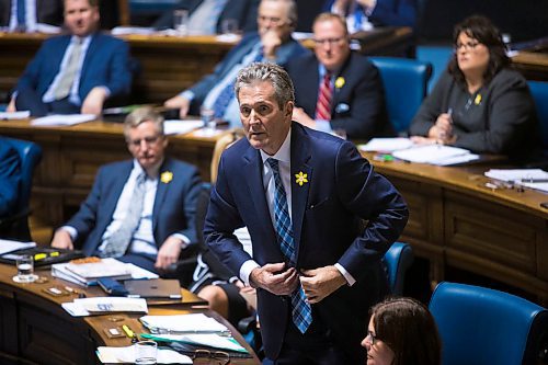 MIKAELA MACKENZIE / WINNIPEG FREE PRESS
Premier Brian Pallister defends his reasons for not paying the luxury tax on his Costa Rican property in the Legislative Chamber in Winnipeg on Wednesday, April 4, 2018.