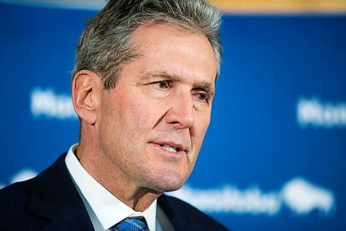 MIKAELA MACKENZIE / WINNIPEG FREE PRESS
Premier Brian Pallister scrums with the media about tax issues with his property in Costa Rica at the Manitoba Legislative Building in Winnipeg on Wednesday, April 4, 2018.