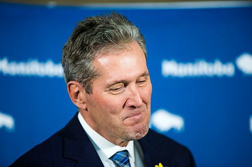 MIKAELA MACKENZIE / WINNIPEG FREE PRESS
Premier Brian Pallister scrums with the media about tax issues with his property in Costa Rica at the Manitoba Legislative Building in Winnipeg on Wednesday, April 4, 2018.