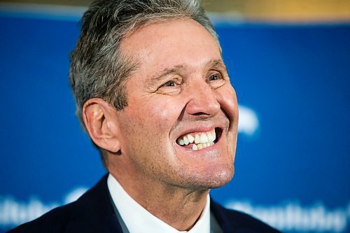 MIKAELA MACKENZIE / WINNIPEG FREE PRESS
Premier Brian Pallister scrums with the media about tax issues with his property in Costa Rica at the Manitoba Legislative Building in Winnipeg on Wednesday, April 4, 2018.