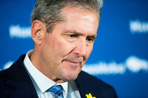 MIKAELA MACKENZIE / WINNIPEG FREE PRESS
Premier Brian Pallister scrums with the media about tax issues with his property in Costa Rica at the Manitoba Legislative Building in Winnipeg on Wednesday, April 4, 2018.