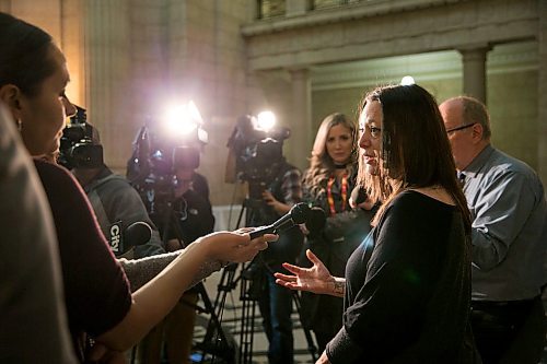 MIKAELA MACKENZIE / WINNIPEG FREE PRESS
Talia Syrie, owner of The Tallest Poppy, addresses the media on Bill 219, which would prevent employers from requiring servers to wear high heels on the job, at the Manitoba Legislative Building in Winnipeg on Thursday, April 5, 2018. 
Mikaela MacKenzie / Winnipeg Free Press 2018.