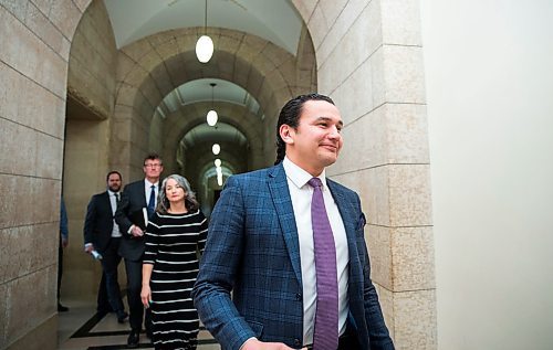 MIKAELA MACKENZIE / WINNIPEG FREE PRESS
NDP leader Wab Kinew walks to the chamber for question period at the Manitoba Legislative Building in Winnipeg on Thursday, April 5, 2018. 
Mikaela MacKenzie / Winnipeg Free Press 2018.